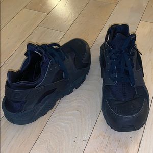 Nike men’s Hurache size 10 navy blue